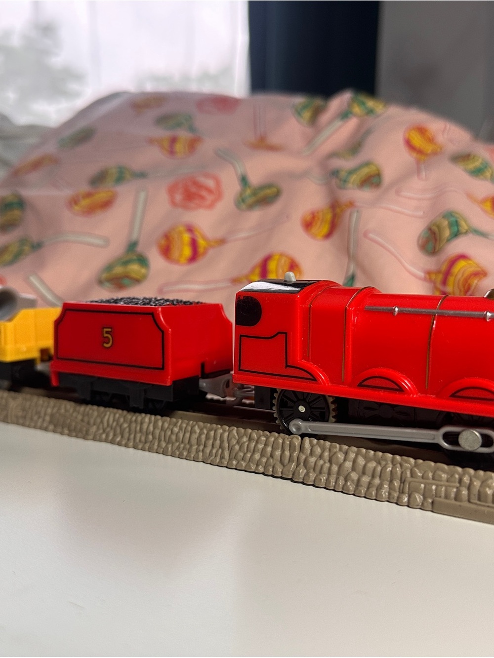 Thomas & Friends Tomy/Trackmaster James & Trucks (VIDEO)